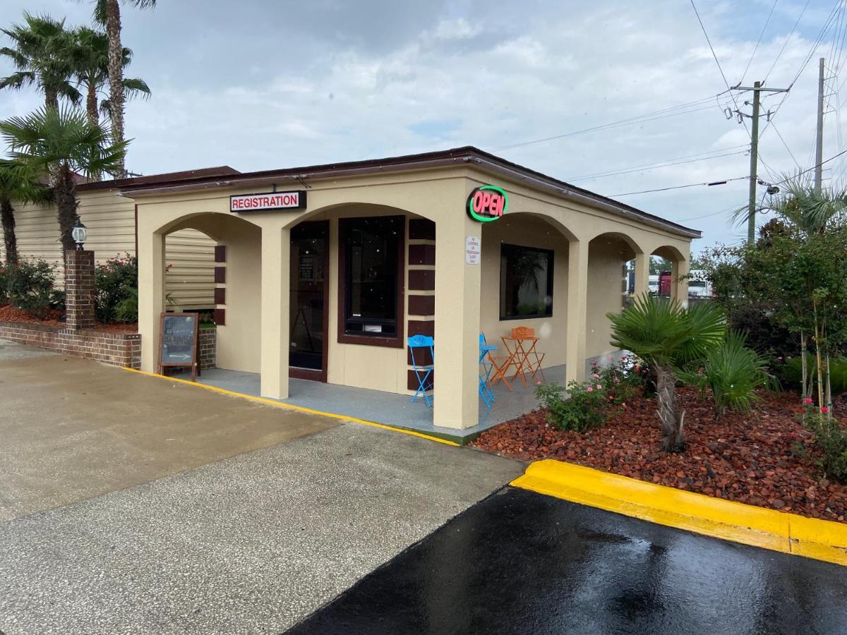 Savannah Inn And Suites Savannah Port Area Exterior foto