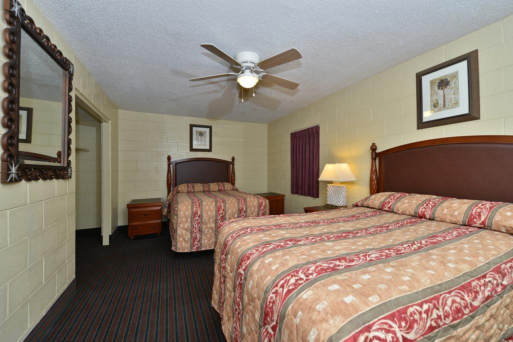 Savannah Inn And Suites Savannah Port Area Port Wentworth Habitación foto