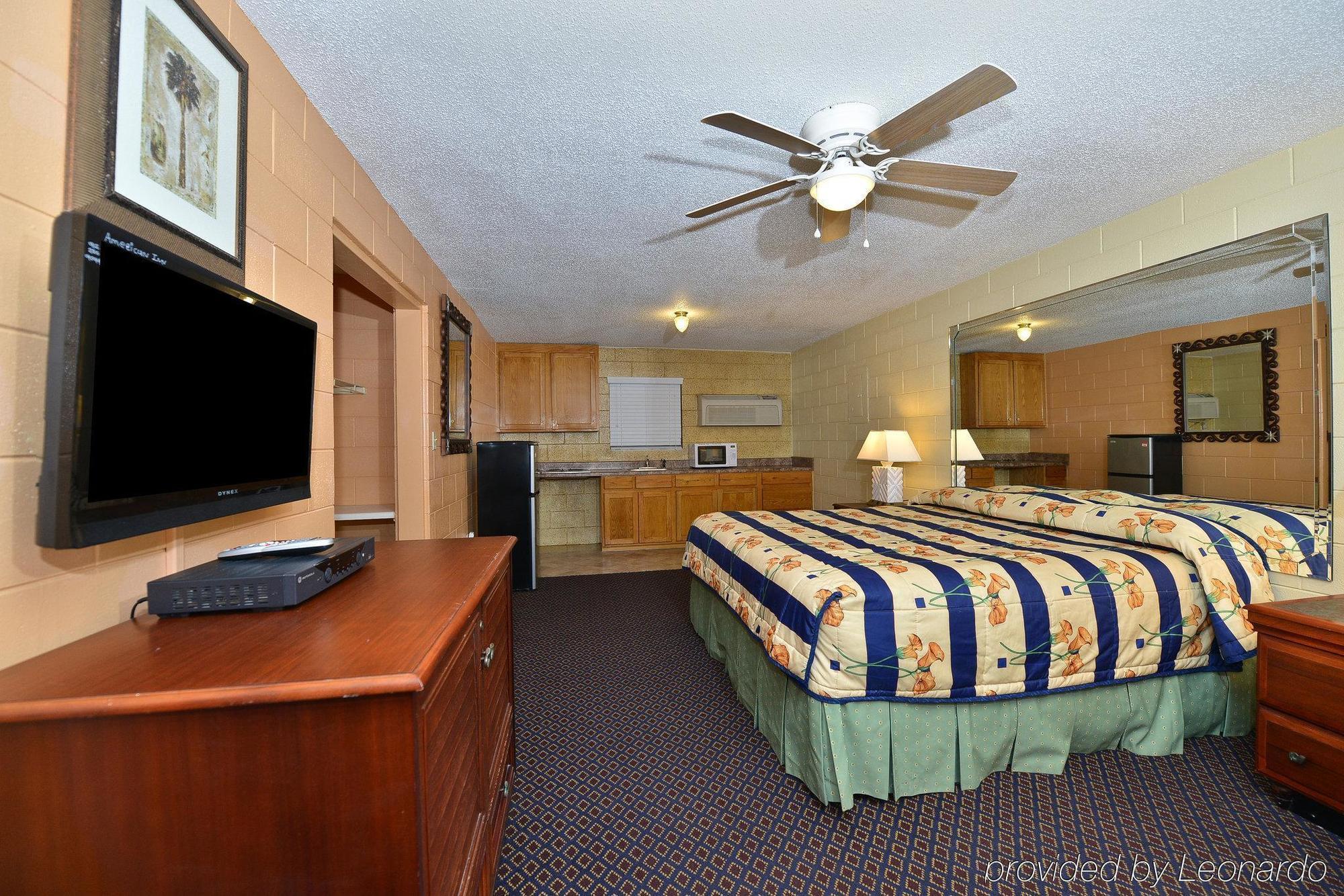Savannah Inn And Suites Savannah Port Area Exterior foto