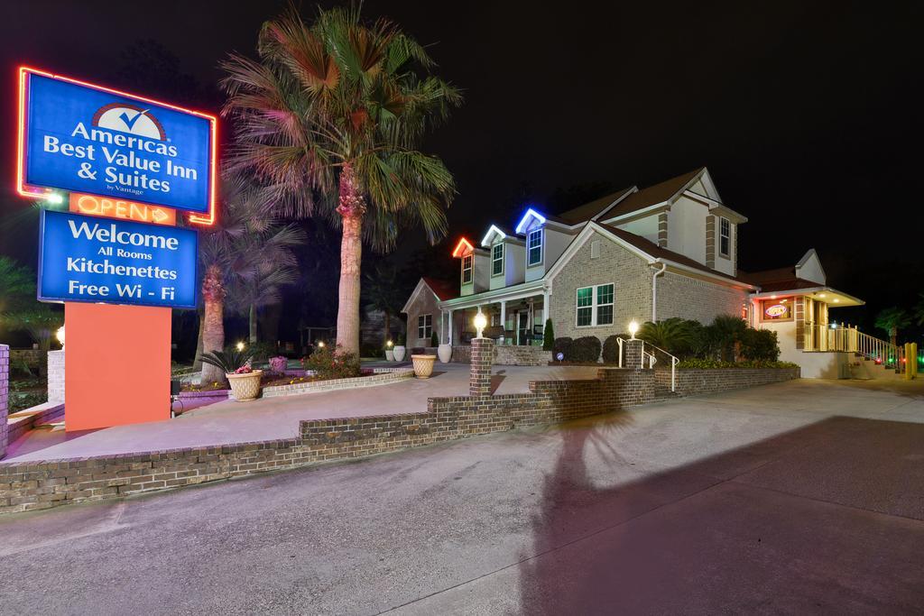 Savannah Inn And Suites Savannah Port Area Exterior foto