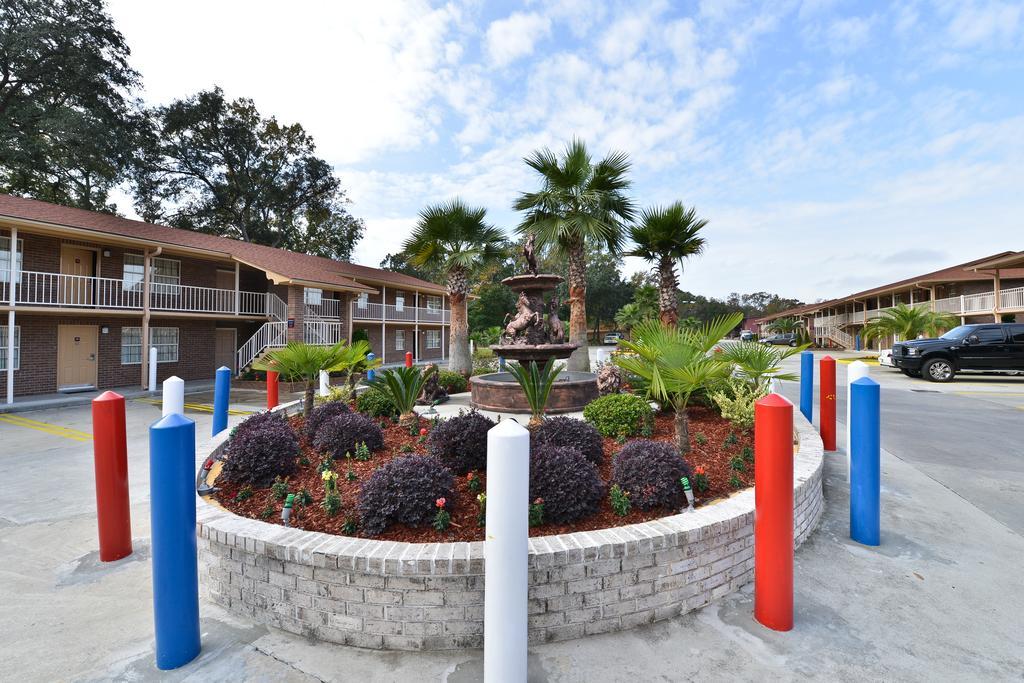 Savannah Inn And Suites Savannah Port Area Exterior foto