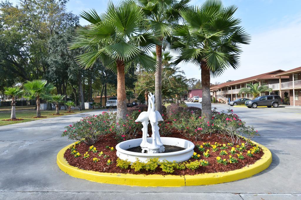 Savannah Inn And Suites Savannah Port Area Servicios foto